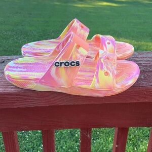 Crocs marbled papaya